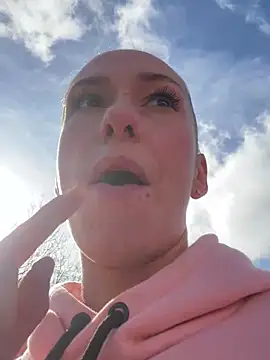 lola tentatiion online show from March 23, 2025, 8:59 am