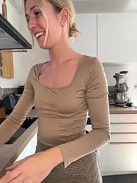 lola tentatiion online show from September 27, 2025, 11:37 am