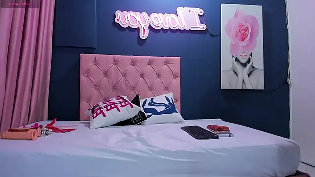 Snapshot of Cindy_milf chatting on February 6, 2025, 5:03 am Cindy milf online show from February 6, 2025, 5:03 am