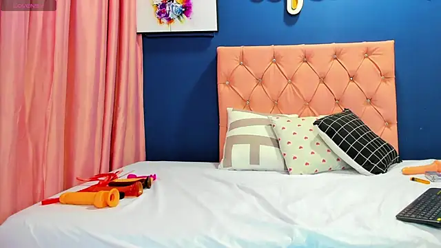 Snapshot of Cindy_milf chatting on March 3, 2025, 4:25 am Cindy milf online show from March 3, 2025, 4:25 am