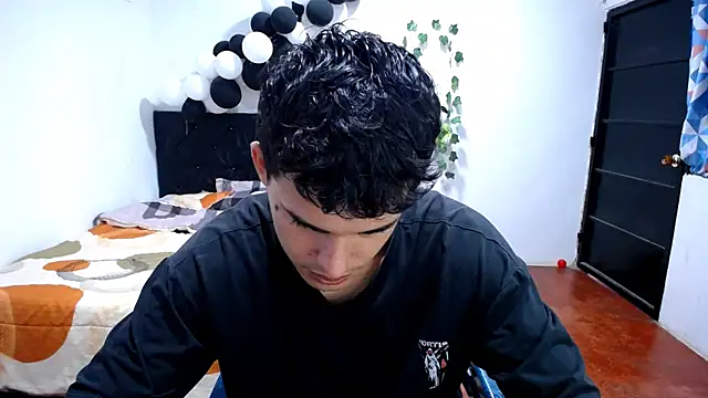 Snapshot of freddy_romas chatting on November 17, 2025, 2:12 pm freddy romas online show from November 17, 2025, 2:12 pm