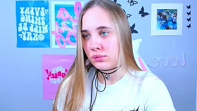 Snapshot of MiaMilas chatting on January 9, 2025, 5:02 am MiaMilas online show from January 9, 2025, 5:02 am