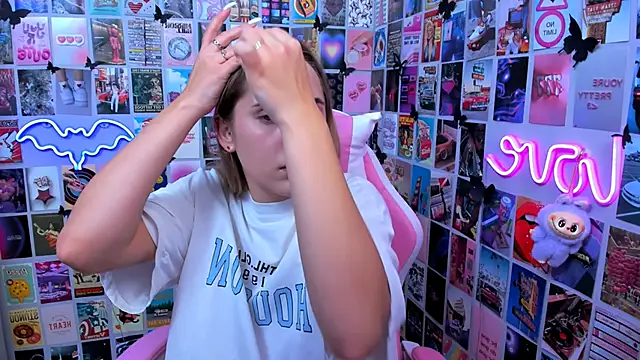 Snapshot of MiaMilas chatting on October 24, 2025, 5:31 pm MiaMilas online show from October 24, 2025, 5:31 pm