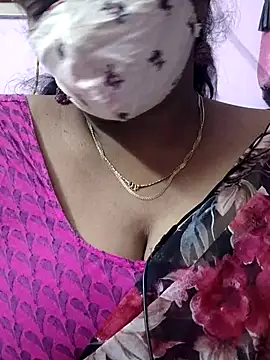 mallu-sumi online show from November 3, 2025, 6:20 pm