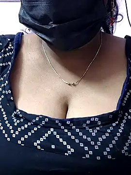 mallu-sumi online show from November 9, 2025, 7:12 pm