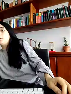 Snapshot of amellie_ros chatting on December 2, 2024, 4:42 pm amellie ros online show from December 2, 2024, 4:42 pm