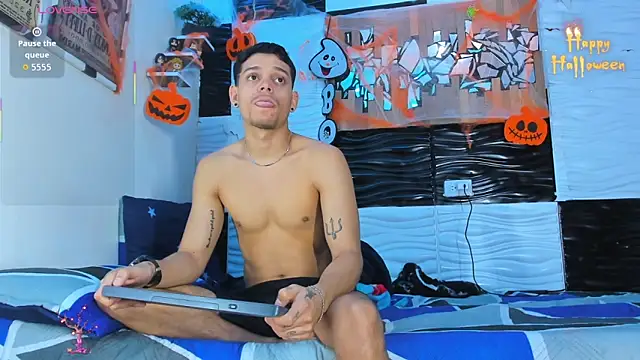 Friendsofeverything  online show from October 22, 2025, 12:49 pm