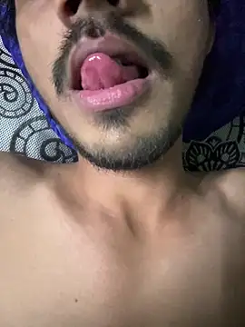 Snapshot of Privateseducer chatting on March 23, 2025, 5:32 am Privateseducer online show from March 23, 2025, 5:32 am