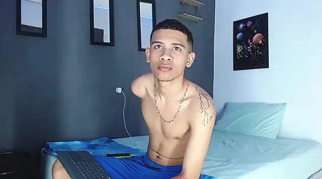 Snapshot of Romancartier_1 chatting on December 4, 2024, 5:05 am Romancartier 1 online show from December 4, 2024, 5:05 am