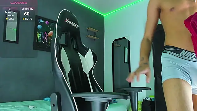 Snapshot of Romancartier_1 chatting on February 21, 2025, 3:23 am Romancartier 1 online show from February 21, 2025, 3:23 am