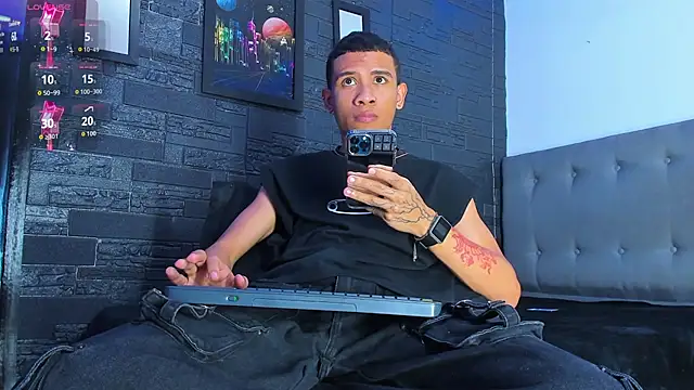 Snapshot of Romancartier_1 chatting on October 5, 2025, 5:39 am Romancartier 1 online show from October 5, 2025, 5:39 am