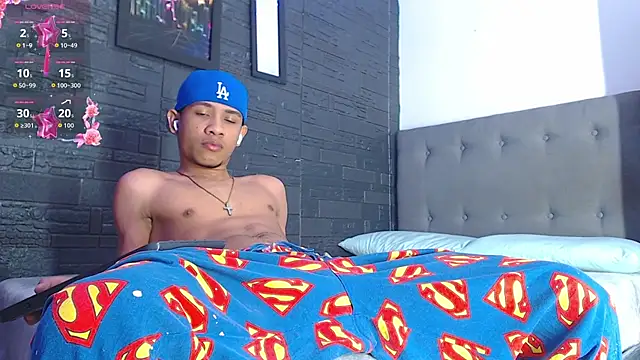 Snapshot of Romancartier_1 chatting on October 17, 2025, 11:02 am Romancartier 1 online show from October 17, 2025, 11:02 am