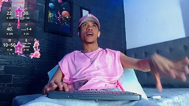 Snapshot of Romancartier_1 chatting on October 18, 2025, 10:49 am Romancartier 1 online show from October 18, 2025, 10:49 am