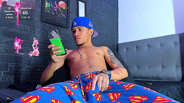 Snapshot of Romancartier_1 chatting on December 14, 2025, 7:03 am Romancartier 1 online show from December 14, 2025, 7:03 am