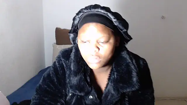 FoxyFataleX online show from September 24, 2025, 8:45 pm