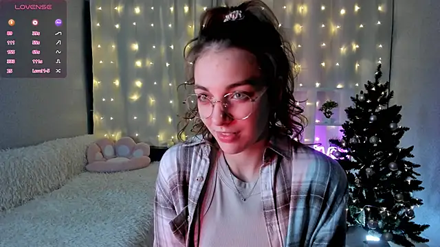 AraCopple online show from January 10, 2025, 12:59 am