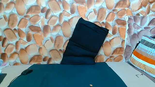 Snapshot of AfricanBigAssxx98 chatting on October 31, 2025, 9:27 pm AfricanBigAssxx98 online show from October 31, 2025, 9:27 pm