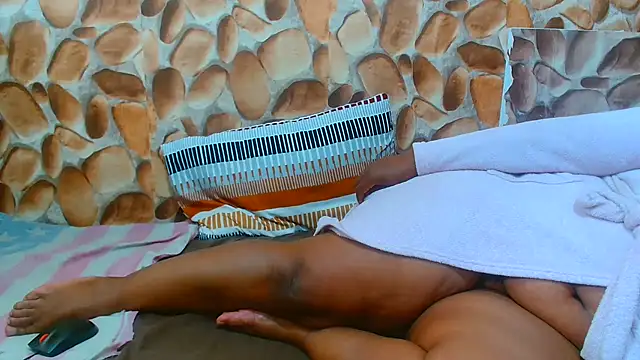 Snapshot of AfricanBigAssxx98 chatting on December 2, 2025, 10:31 am AfricanBigAssxx98 online show from December 2, 2025, 10:31 am