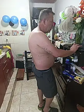 Snapshot of ZuriandAlex chatting on November 10, 2025, 12:42 am ZuriandAlex online show from November 10, 2025, 12:42 am