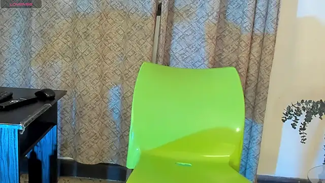 Snapshot of angelswets chatting on October 24, 2025, 2:13 pm angelswets online show from October 24, 2025, 2:13 pm