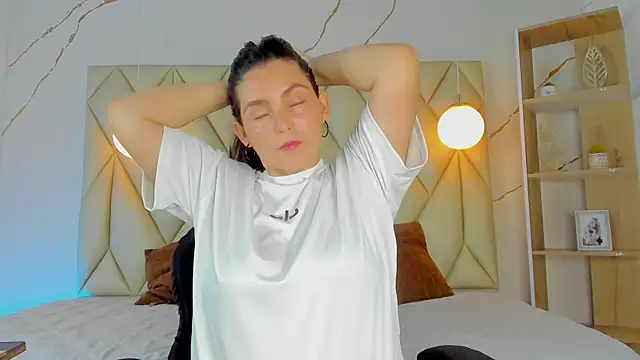 Snapshot of angelswets chatting on November 11, 2025, 2:39 pm angelswets online show from November 11, 2025, 2:39 pm