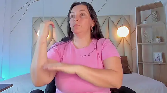 Snapshot of angelswets chatting on December 2, 2025, 1:50 pm angelswets online show from December 2, 2025, 1:50 pm