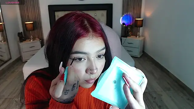 Snapshot of pettit_courtny chatting on January 9, 2025, 3:47 am pettit courtny online show from January 9, 2025, 3:47 am