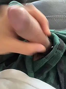 Snapshot of Pussylover_32 chatting on November 6, 2025, 5:14 pm Pussylover 32 online show from November 6, 2025, 5:14 pm