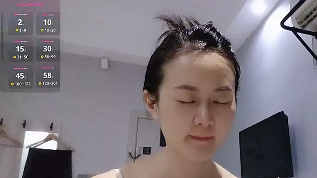 fanfan-FF online show from October 15, 2025, 1:44 pm