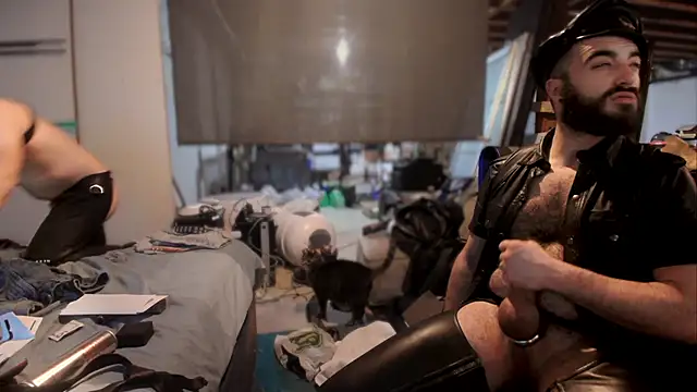 Snapshot of leatherpupmtl chatting on December 16, 2024, 9:14 am leatherpupmtl online show from December 16, 2024, 9:14 am