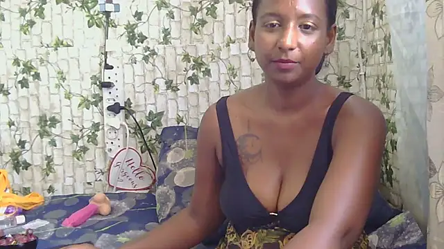 indiantina01 online show from January 26, 2025, 12:33 pm