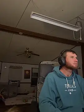 Snapshot of dcockell chatting on October 27, 2025, 6:17 am dcockell online show from October 27, 2025, 6:17 am