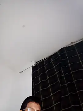 Snapshot of PequeArely chatting on January 14, 2025, 4:47 am PequeArely online show from January 14, 2025, 4:47 am