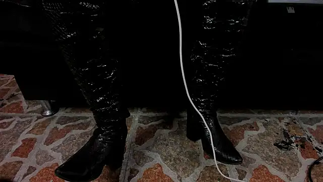 lilith-deveraux online show from March 4, 2025, 9:22 pm