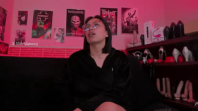 lilith-deveraux online show from October 15, 2025, 1:44 pm