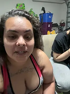 Snapshot of DatBishYouMiss chatting on December 16, 2024, 5:38 am DatBishYouMiss online show from December 16, 2024, 5:38 am