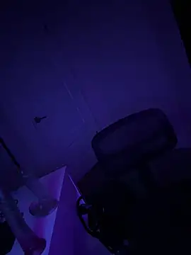 Snapshot of DatBishYouMiss chatting on February 5, 2025, 7:07 am DatBishYouMiss online show from February 5, 2025, 7:07 am