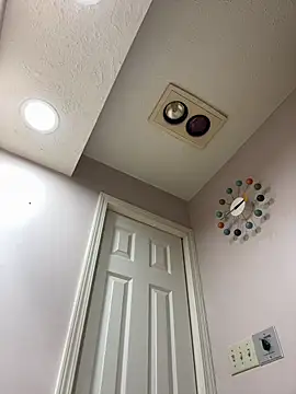 Snapshot of KySir1990 chatting on October 16, 2025, 8:54 pm KySir1990 online show from October 16, 2025, 8:54 pm