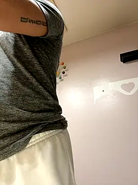 Snapshot of KySir1990 chatting on October 29, 2025, 10:11 pm KySir1990 online show from October 29, 2025, 10:11 pm