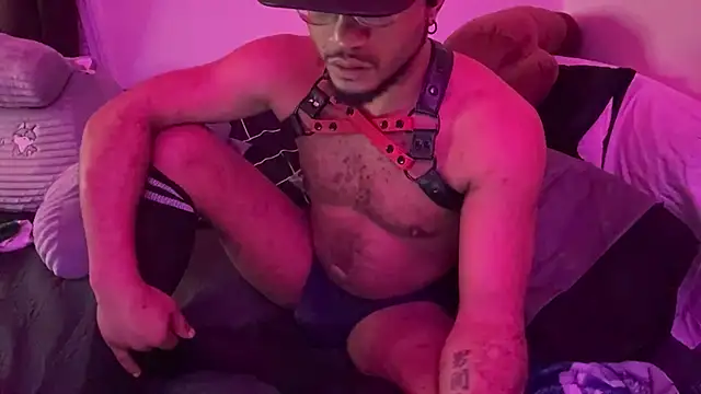 Snapshot of KySir1990 chatting on November 2, 2025, 4:15 am KySir1990 online show from November 2, 2025, 4:15 am