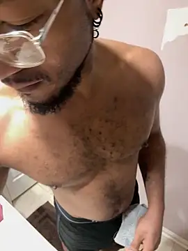 Snapshot of KySir1990 chatting on December 1, 2025, 9:31 pm KySir1990 online show from December 1, 2025, 9:31 pm