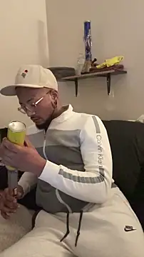 Snapshot of KySir1990 chatting on December 15, 2025, 4:39 am KySir1990 online show from December 15, 2025, 4:39 am