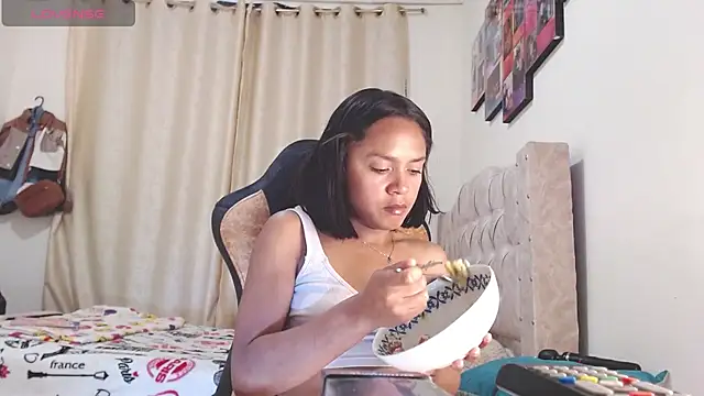 Samary thomas online show from January 17, 2025, 1:04 am