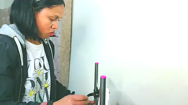 Samary thomas online show from October 7, 2025, 1:14 am