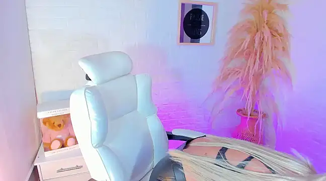 Elody Preysler69 online show from January 14, 2025, 4:15 am