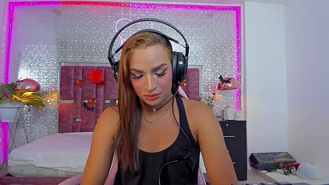 KylieVictoria online show from October 24, 2025, 5:04 am