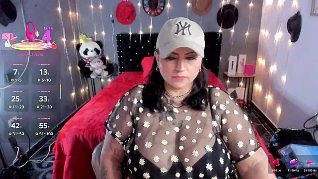 Ivonnee   online show from November 16, 2025, 1:22 am