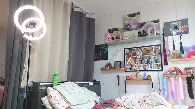 SunshineLexi online show from March 10, 2025, 10:04 am