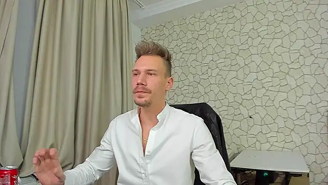 MateoBenjaminX online show from December 16, 2024, 5:11 pm