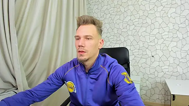 MateoBenjaminX online show from February 4, 2025, 7:55 pm